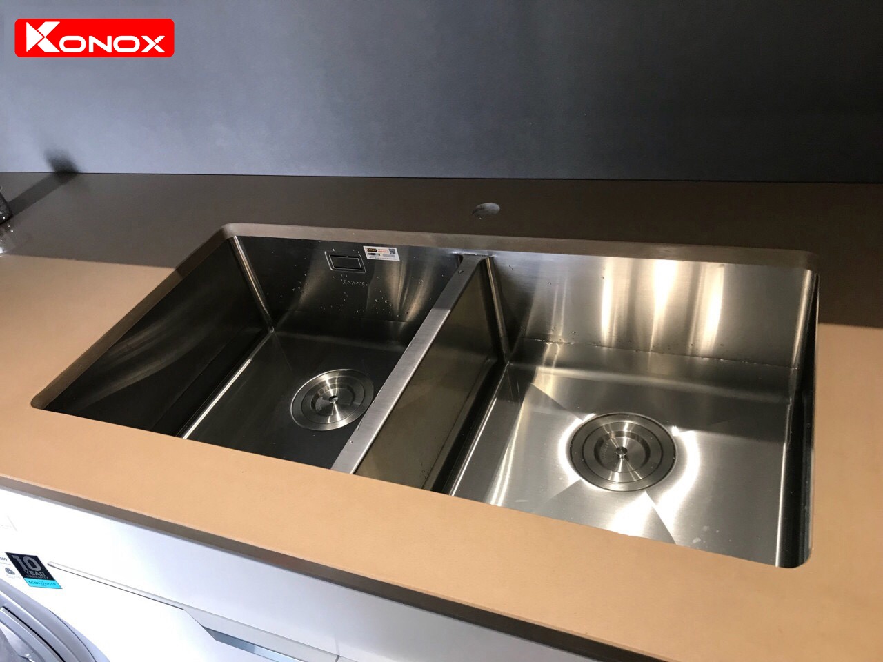 chậu rửa bát konox lắp âm bàn đá