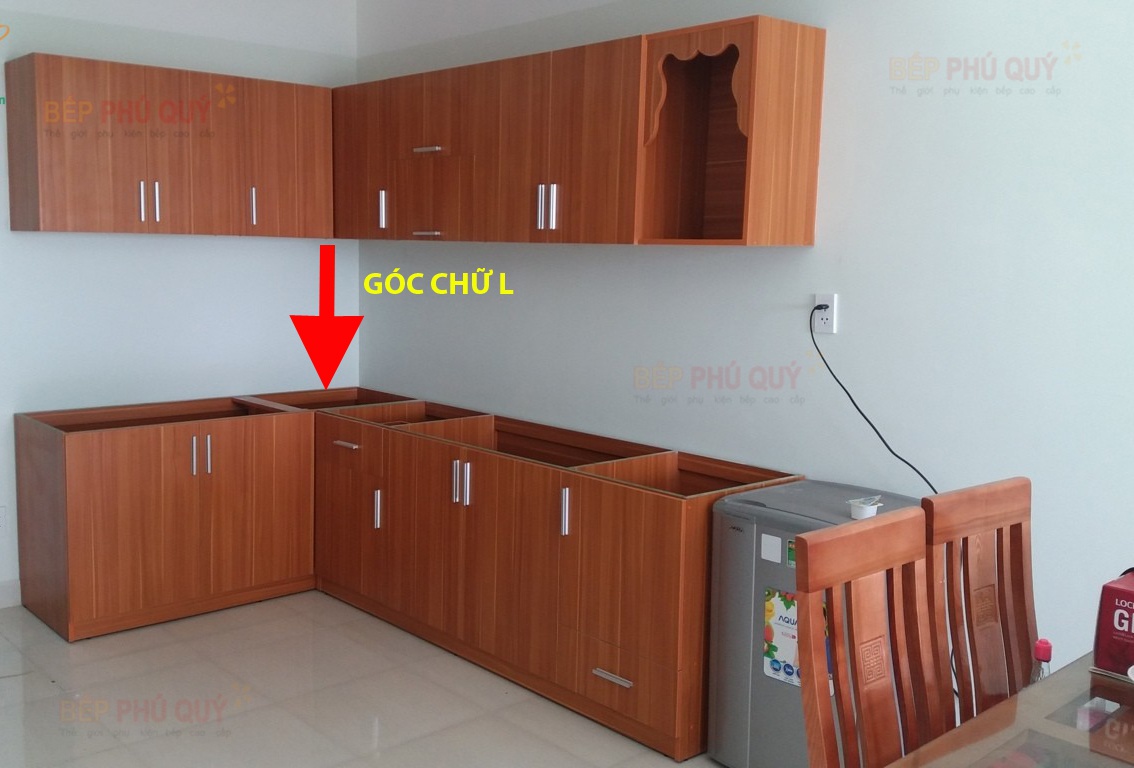 vị trí góc tủ chữ L phù hợp lắp đặt giá góc liên hoàn Luxury