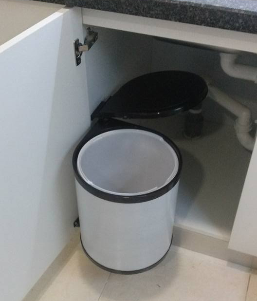 Thùng rác gắn cánh inox 304 cao cấp